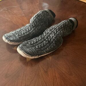 Time to Relax - Grey Knit Slippers